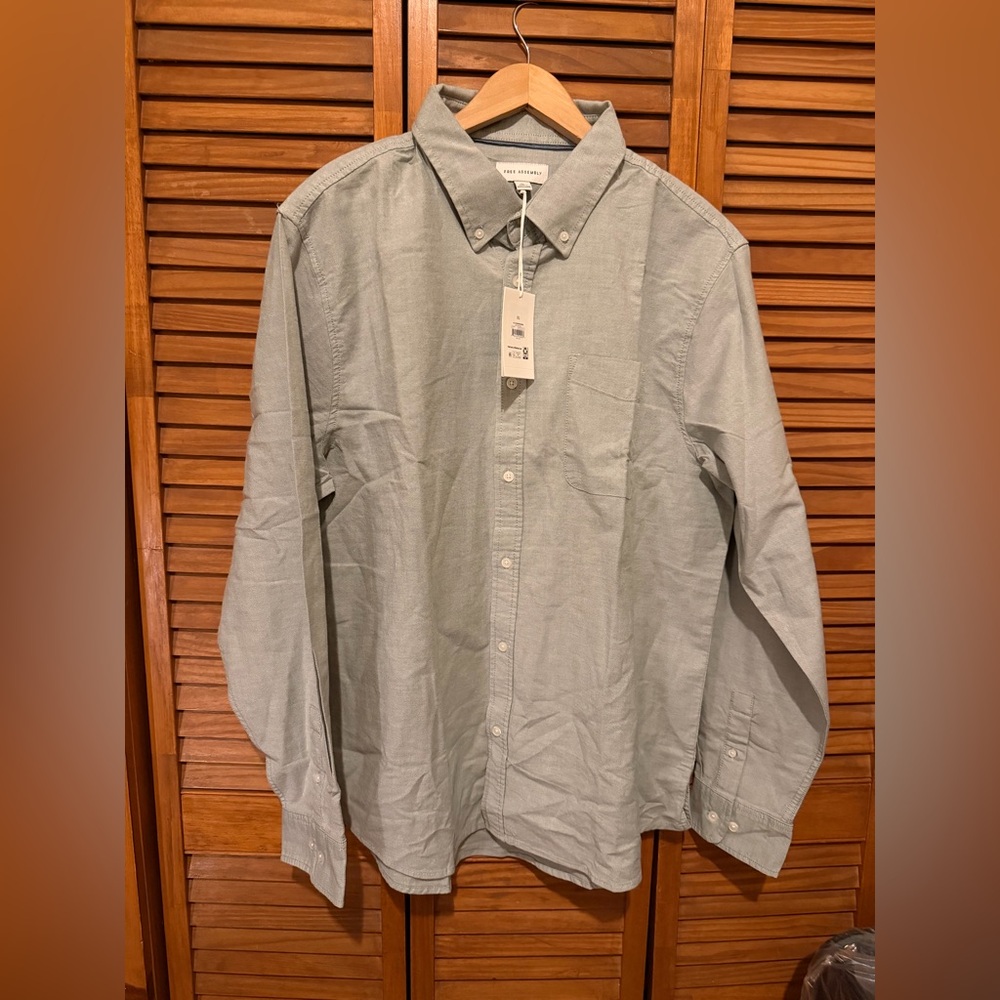 Men's Classic Button-Down Shirt - Light Gray